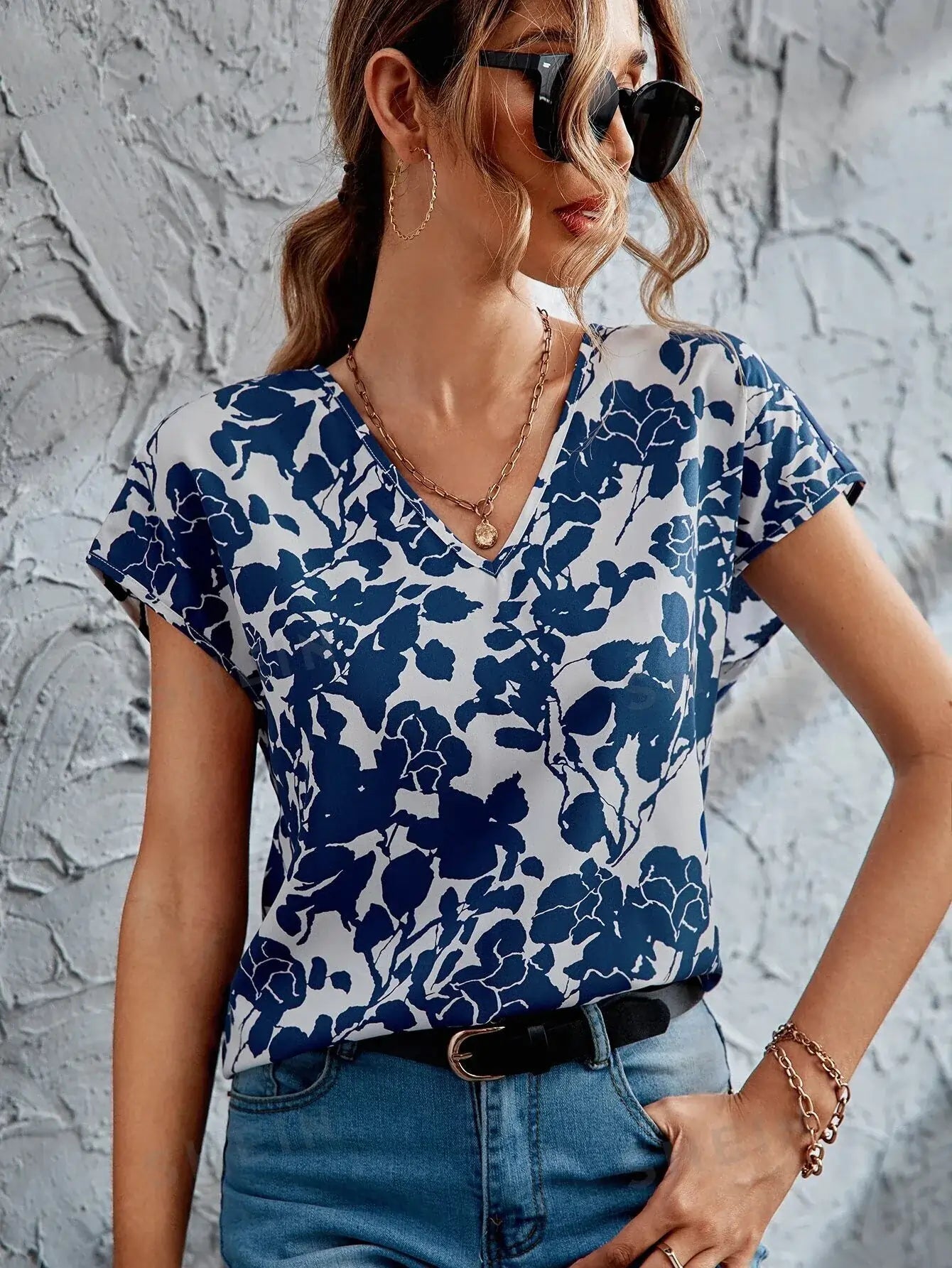 Going Out Tops | Ladies Floral Print V Neck Batwing Sleeve Blouse Women Tops Shirts Close View